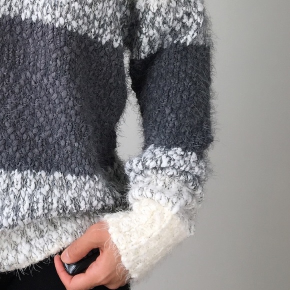 Ultra soft sweater top - Picture 6 of 6